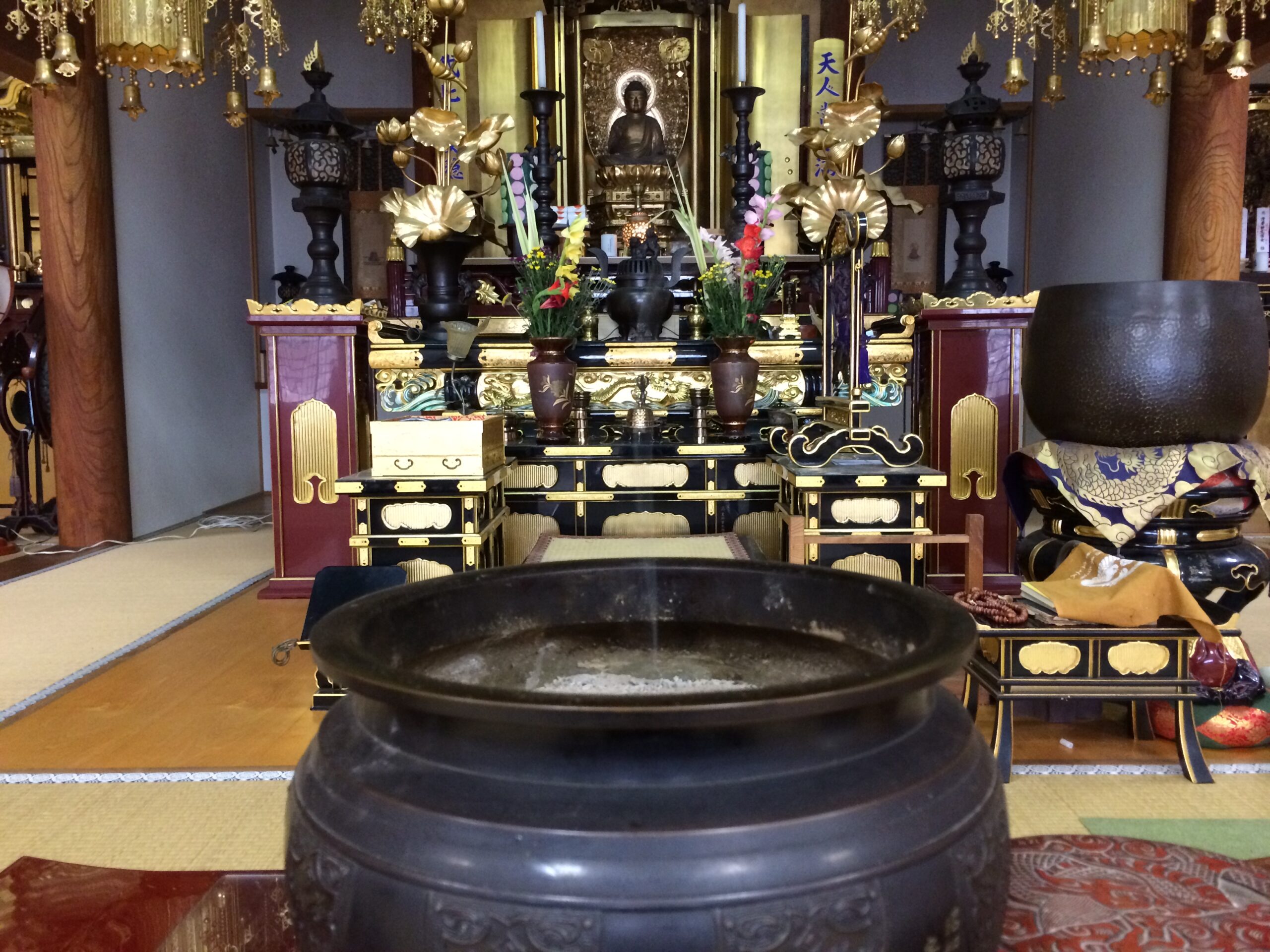 本堂内陣